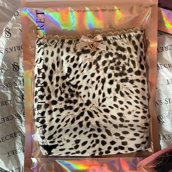 4 Leak Protection panties - Picture 2 of 8